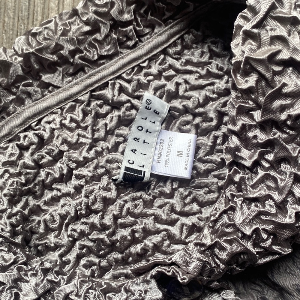 🎁Carole Little Textured Light Gray Blouse - Picture 5 of 6